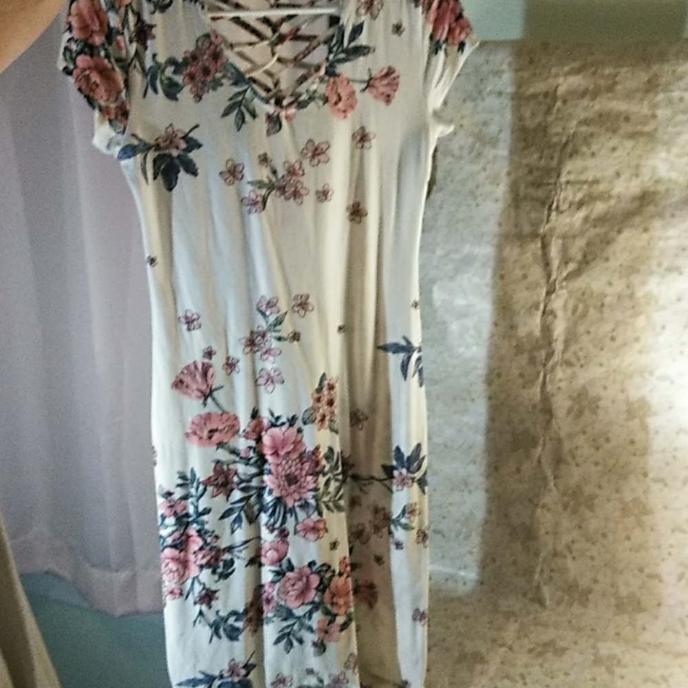 White Dress Size 7-9 Medium